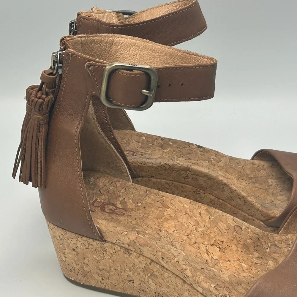 UGG Wedge Sandal Zoe Tassel Zipper Tan Heel 1019973 Ankle Cork Brown Leather 6.5